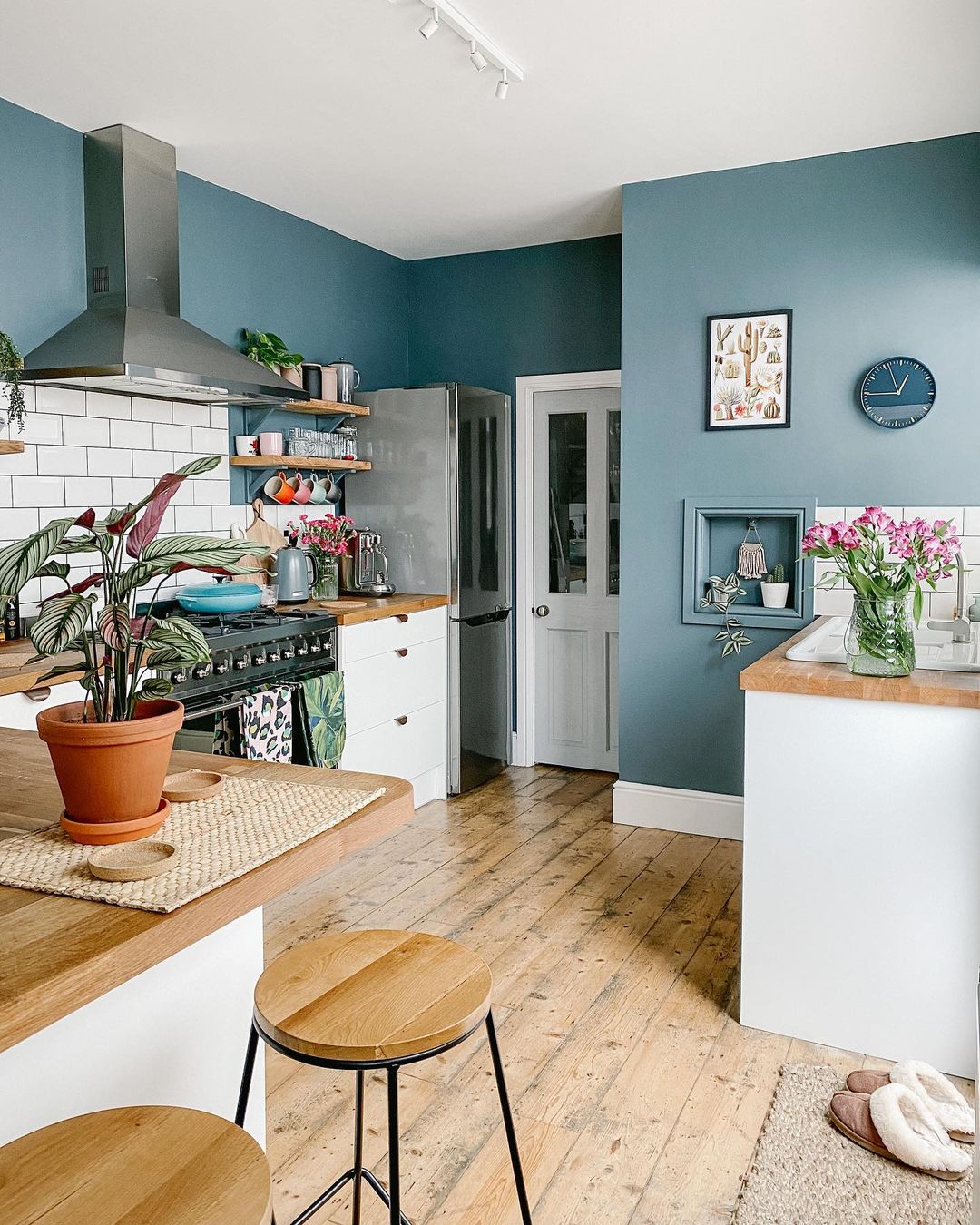 Colourful kitchen ideas | Valspar Paint