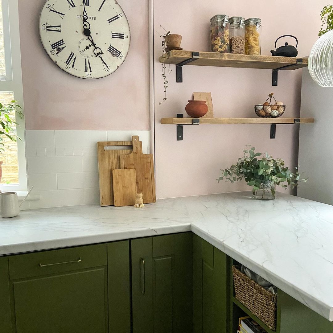 Plaster pink kitchens