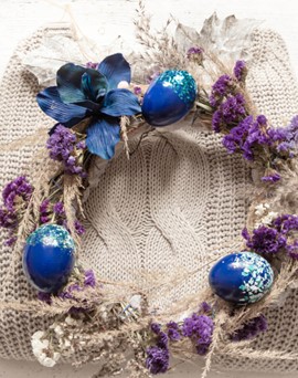 Hang on Easter wreath